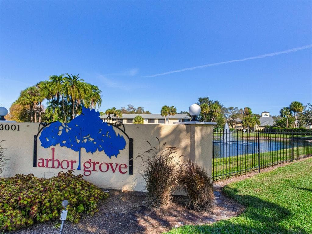 3001 58TH AVENUE S UNIT 612 ST PETERSBURG, FL 33712