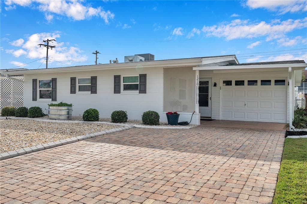 1210 BEACH BOULEVARD SUN CITY CENTER, FL 33573