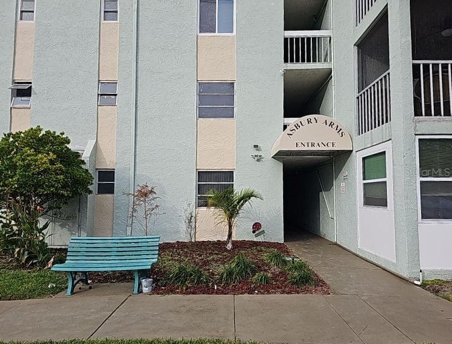 801 83RD AVENUE N UNIT 120 ST PETERSBURG, FL 33702