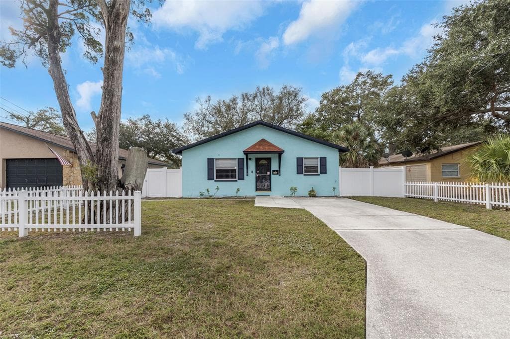 254 MYSTIC LAKE DRIVE N