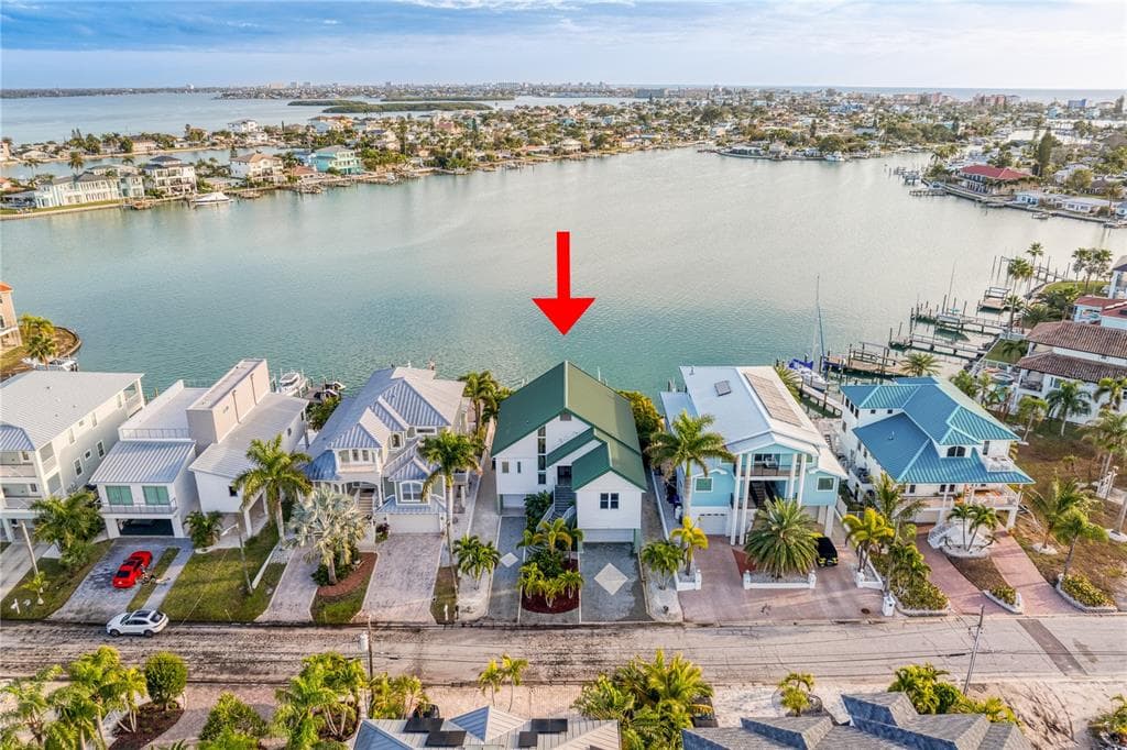 901 BAY POINT DRIVE