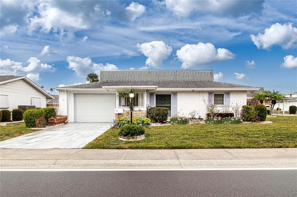 703 RICKENBACKER DRIVE SUN CITY CENTER, FL 33573