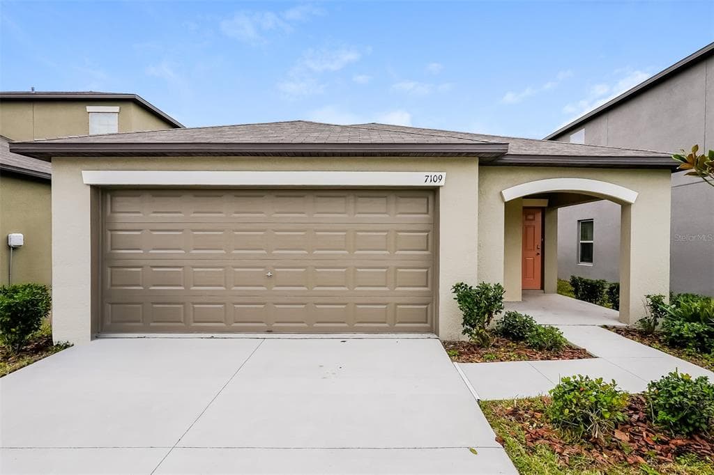 7109 KING CREEK DRIVE SUN CITY CENTER, FL 33573