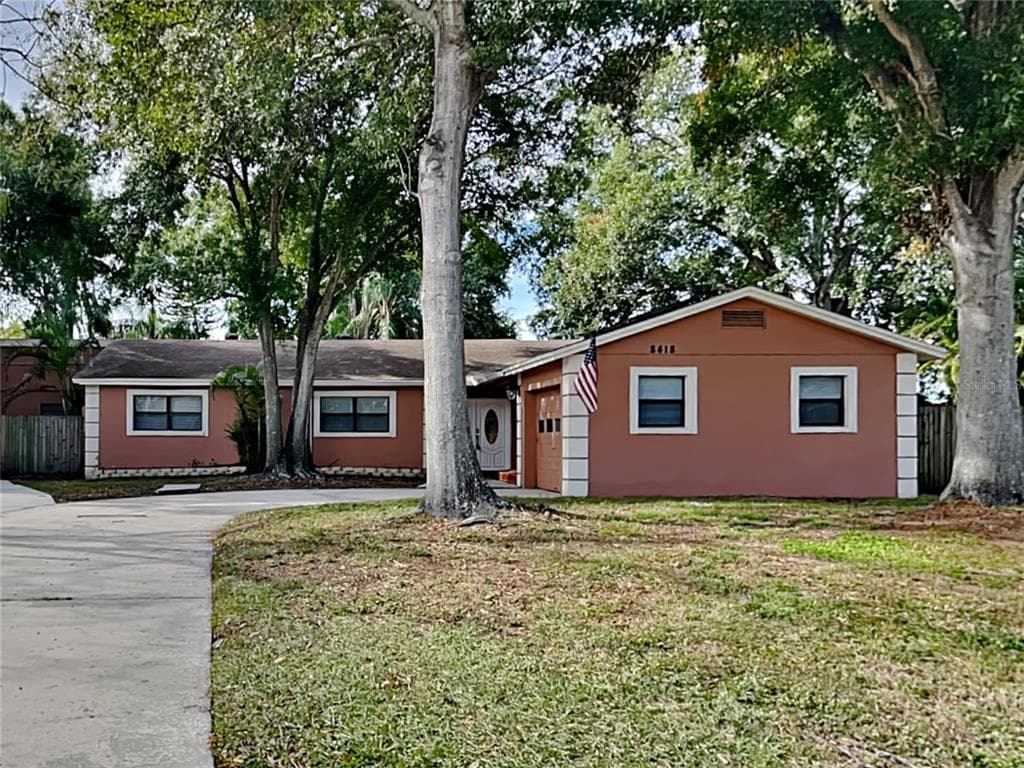 8418 BEDFORD LANE TAMPA, FL 33615