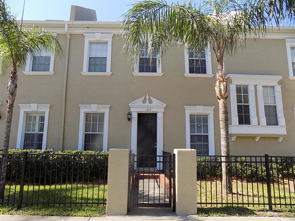 1005 EDISON PARK COURT TAMPA, FL 33606