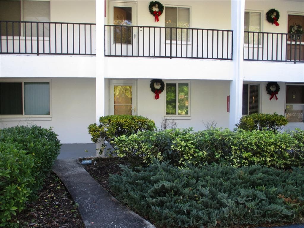 2060 MARILYN STREET UNIT 138 CLEARWATER, FL 33765
