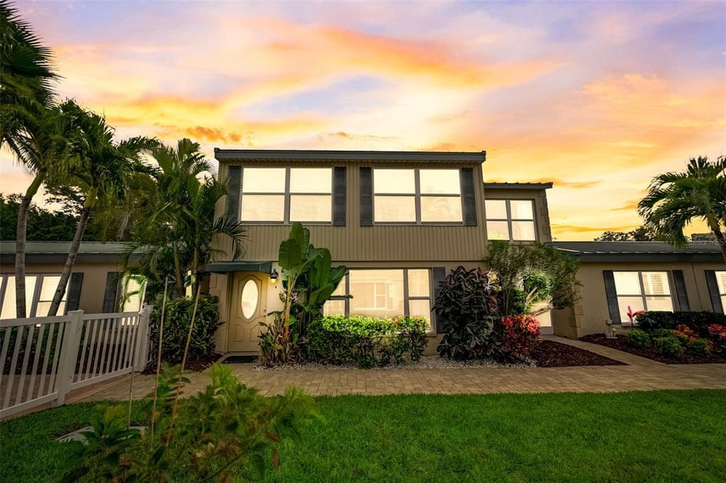 5860 MIDNIGHT PASS ROAD UNIT 5