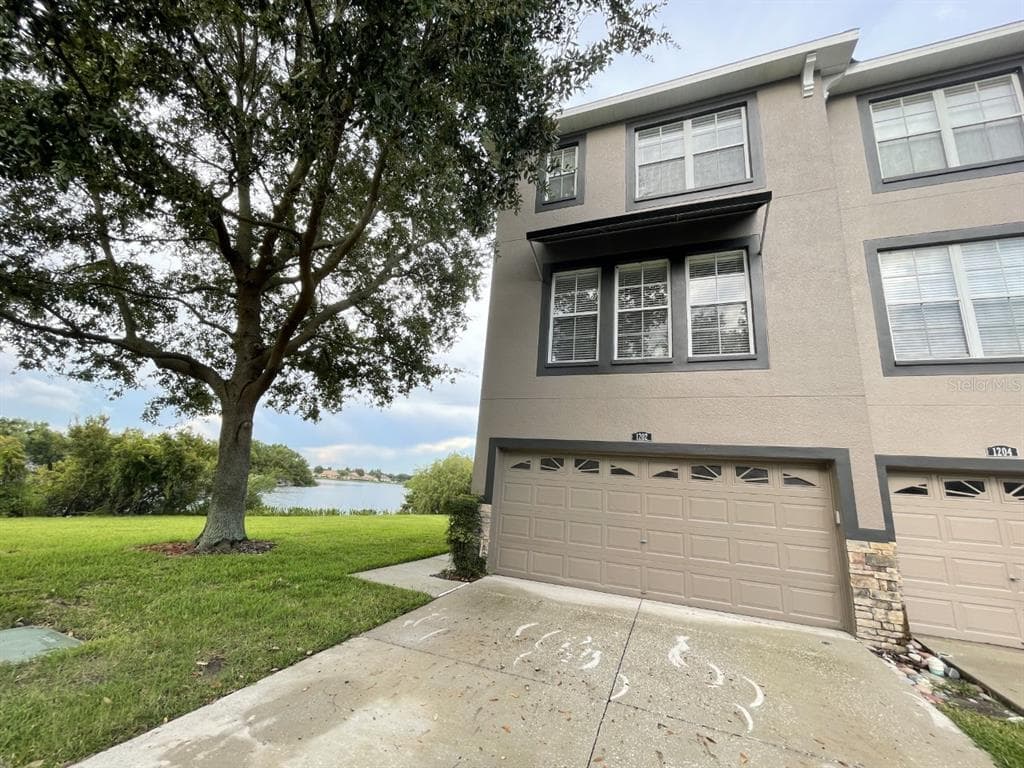 1202 CHATHAM PINE PLACE BRANDON, FL 33511