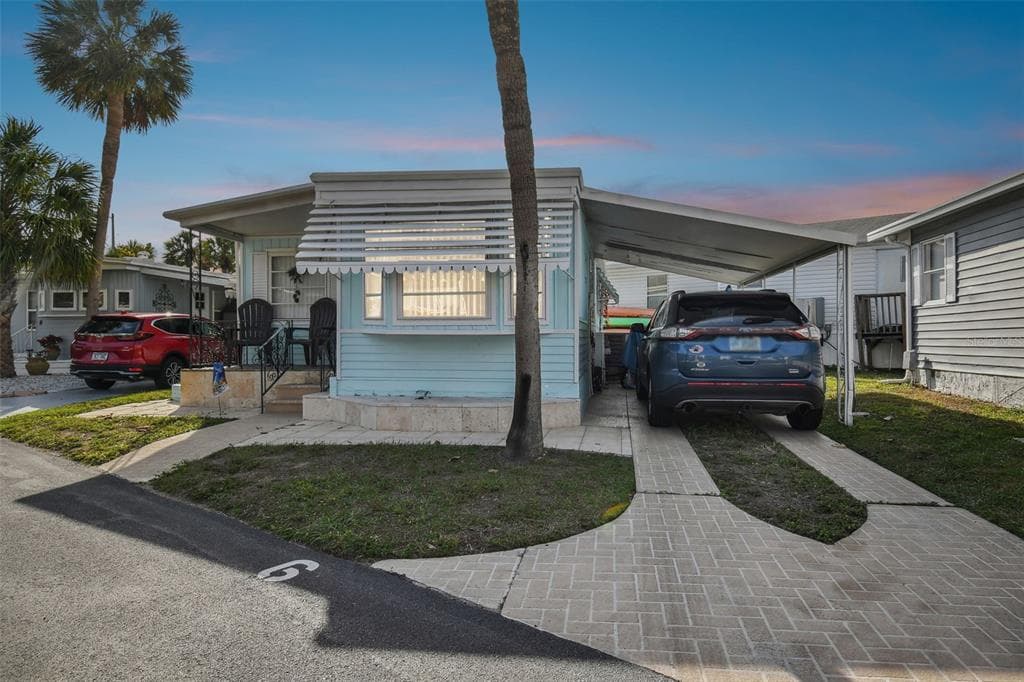 4851 W GANDY BOULEVARD UNIT B2L6 TAMPA, FL 33611