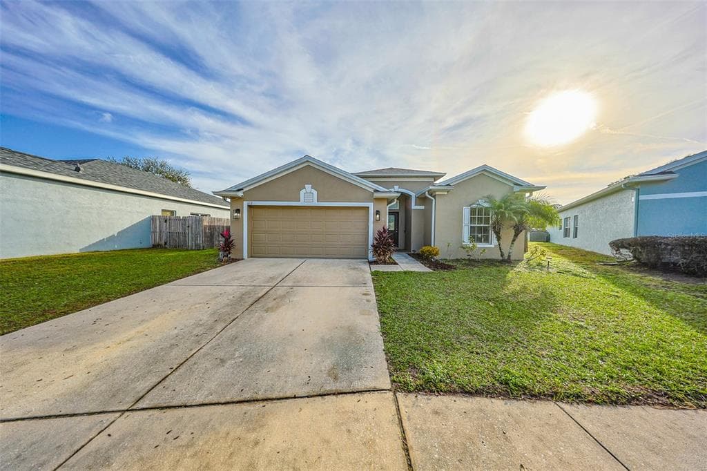 612 MAPLE POINTE DRIVE SEFFNER, FL 33584