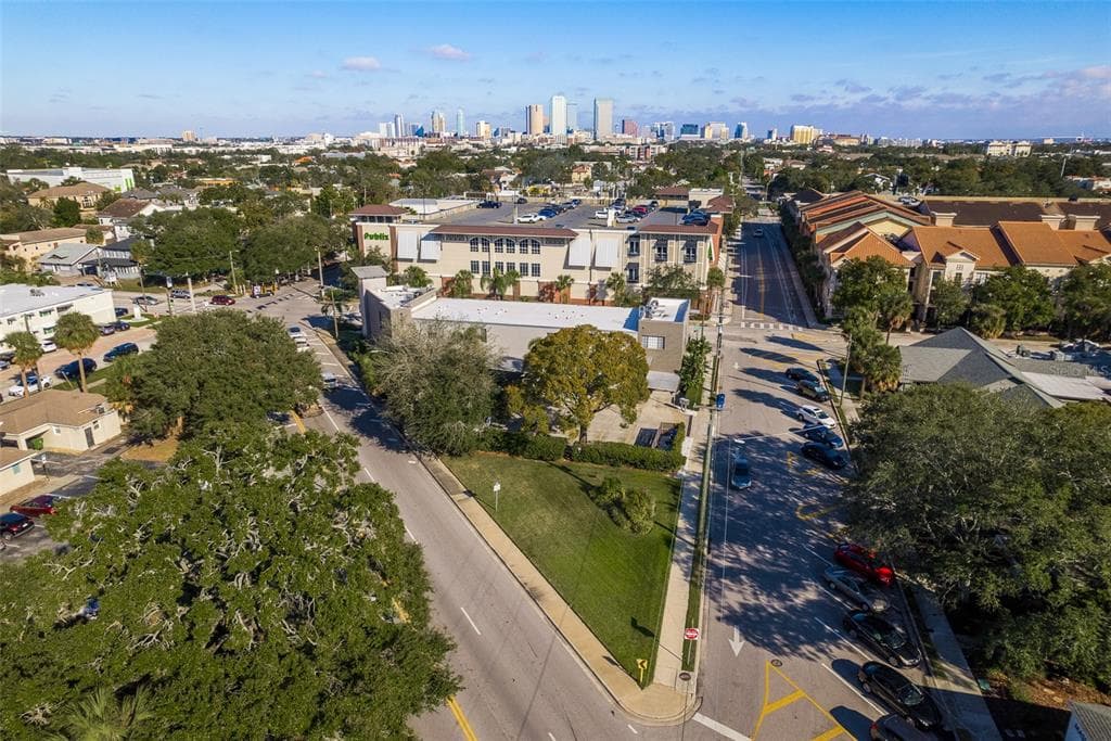 2505 W AZEELE STREET
