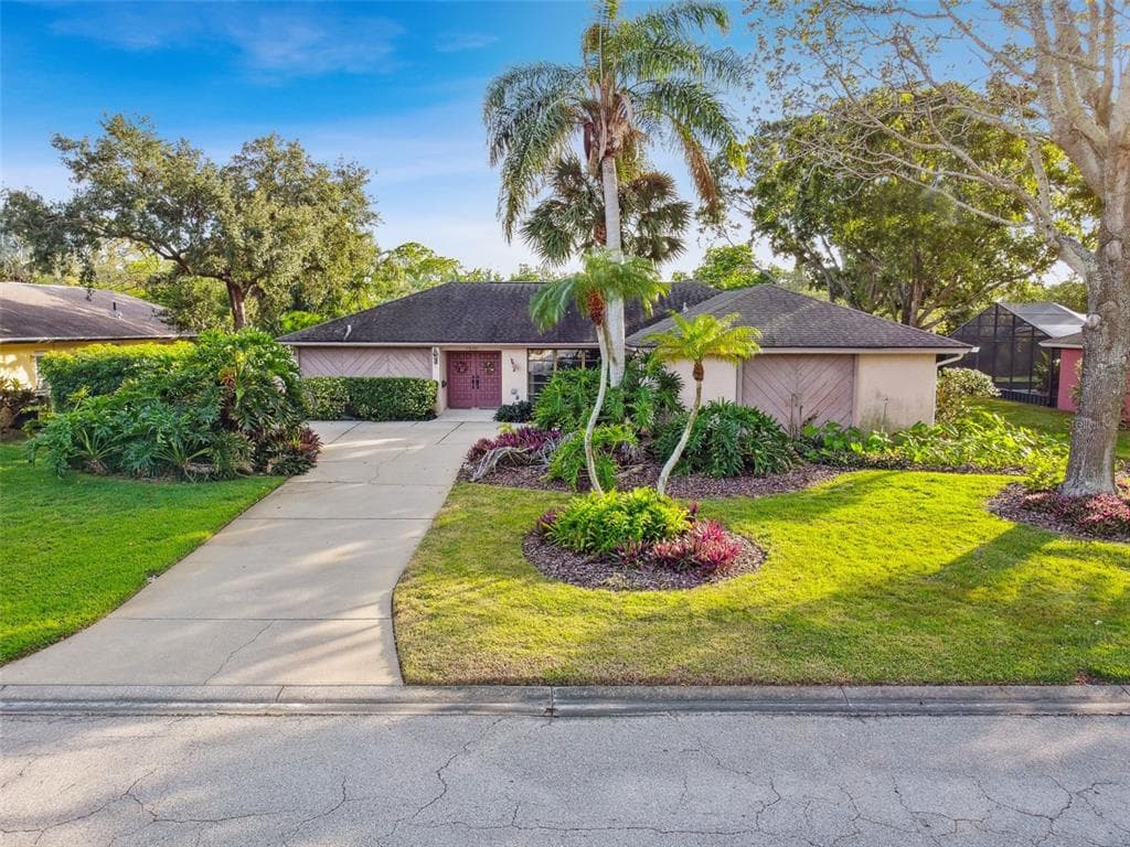 1530 72ND AVENUE NE ST PETERSBURG, FL 33702