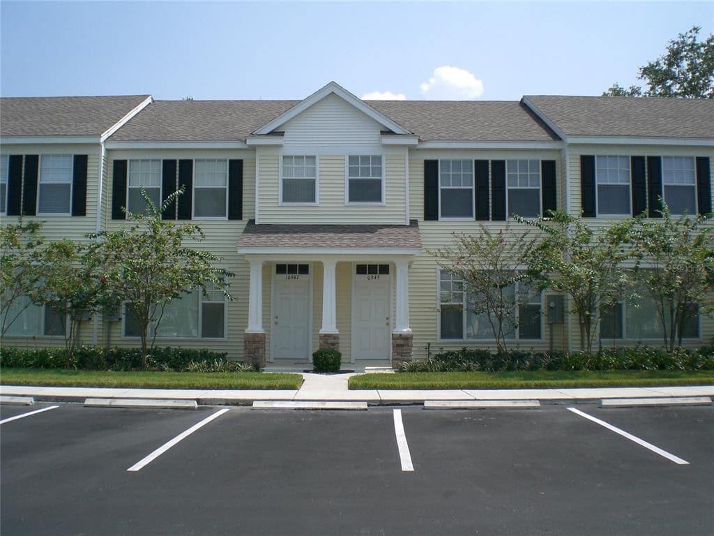 10945 BLACK SWAN COURT SEFFNER, FL 33584