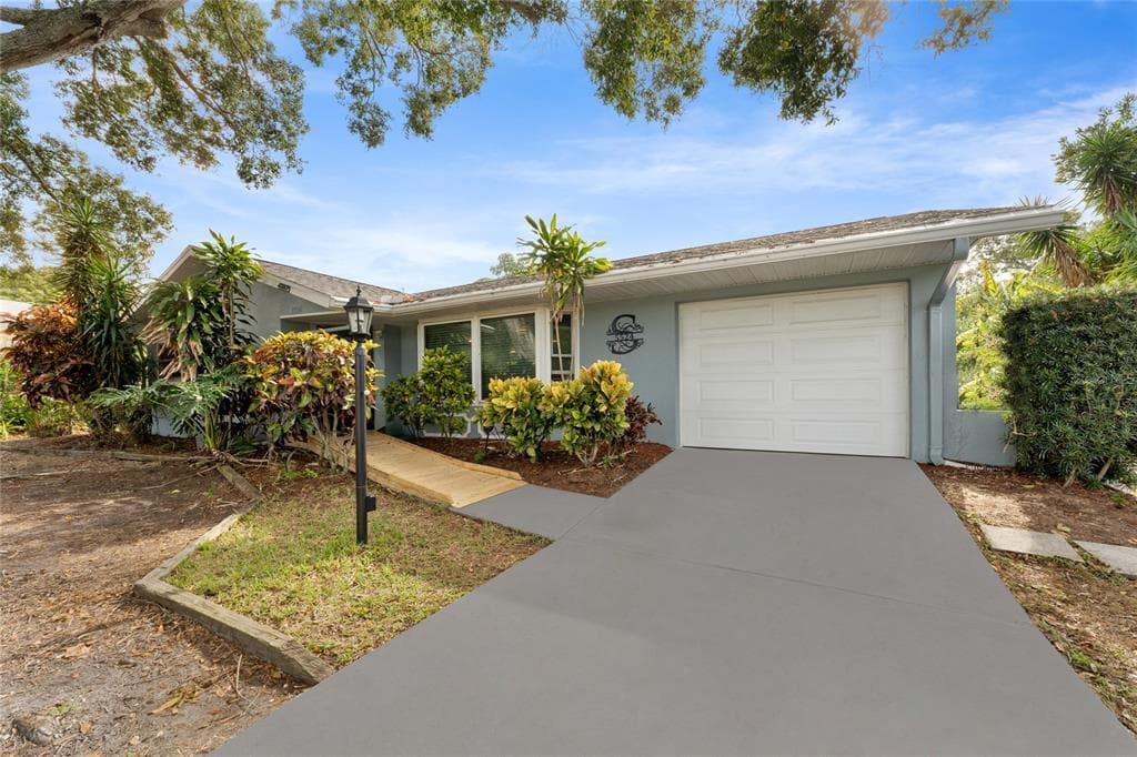 5524 46TH AVENUE N KENNETH CITY, FL 33709