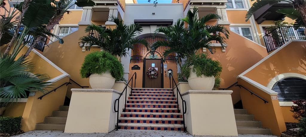 200 4TH AVENUE S UNIT 203 ST PETERSBURG, FL 33701