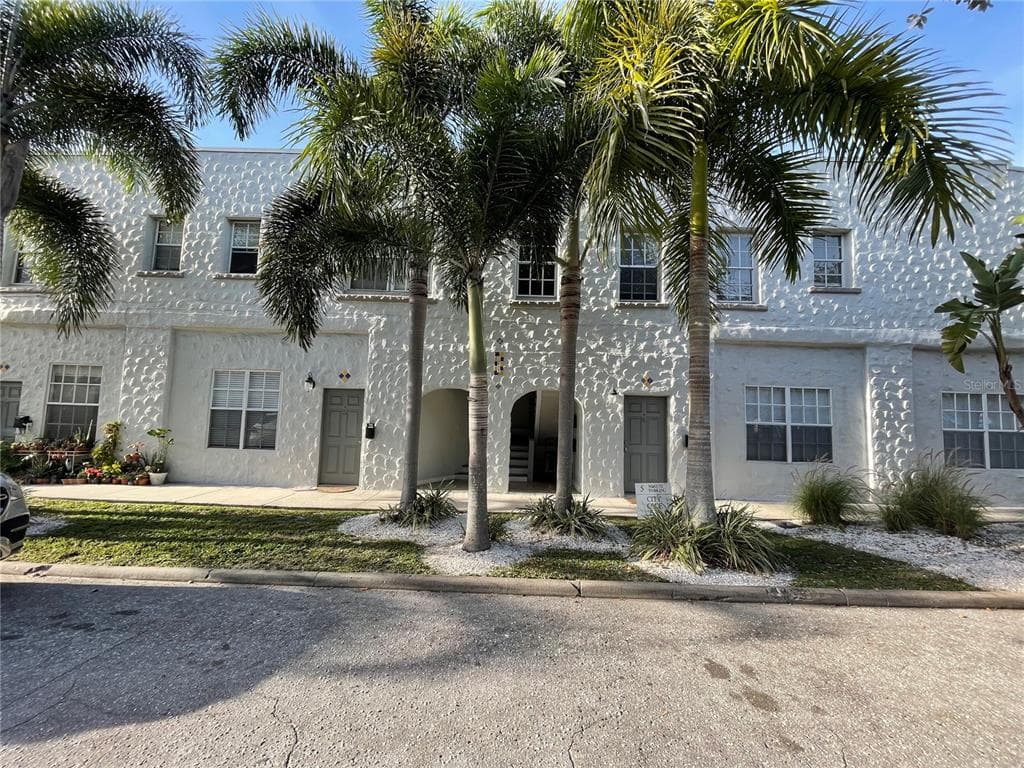 2305 W TEXAS AVENUE UNIT 1 TAMPA, FL 33629
