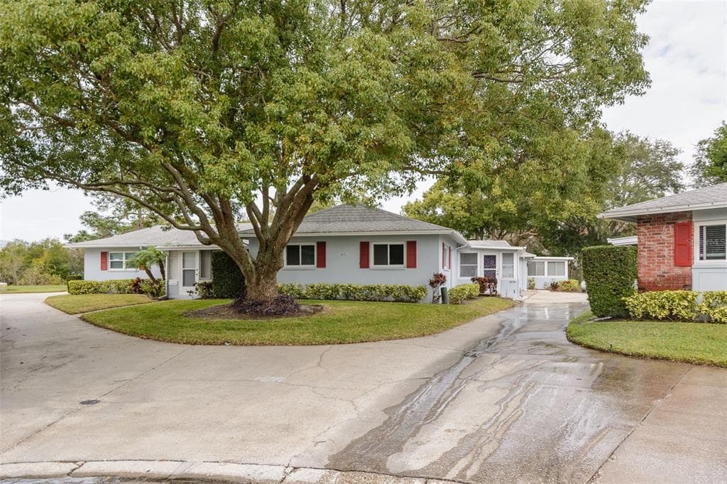 1613 BERWICK COURT UNIT 13-B PALM HARBOR, FL 34684