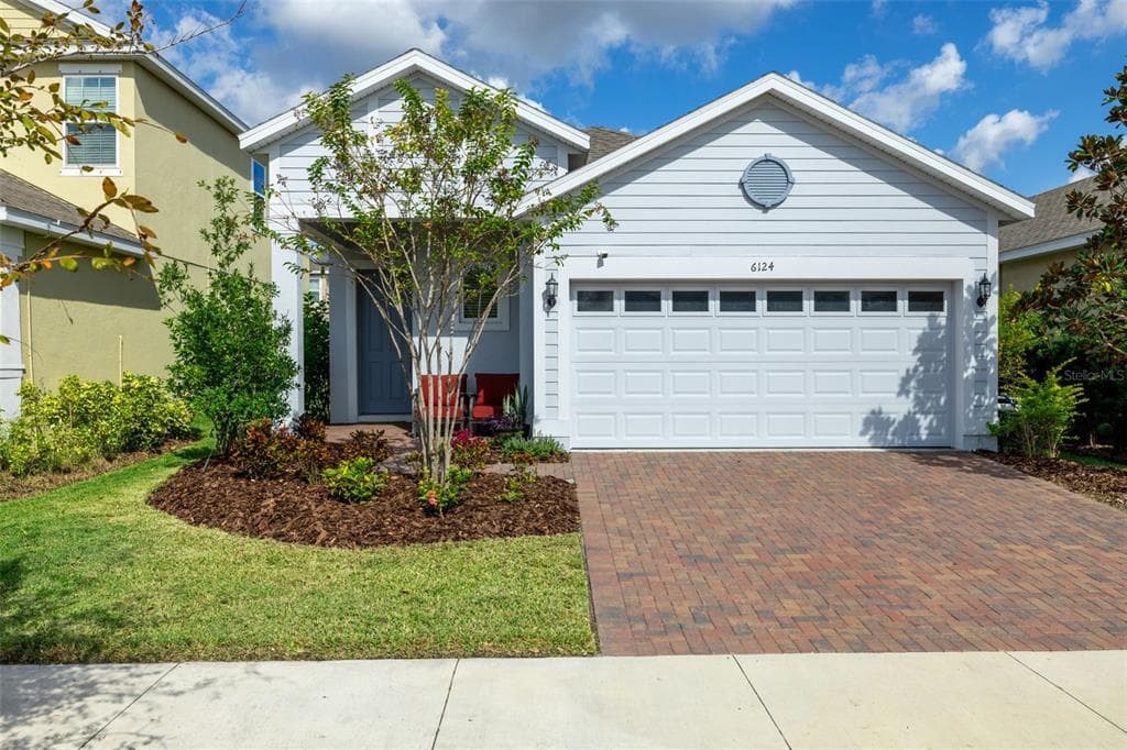 6124 VOYAGERS PL APOLLO BEACH, FL 33572
