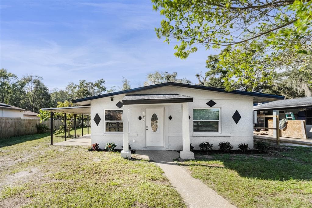 124 JACKSON STREET ALTAMONTE SPRINGS, FL 32701