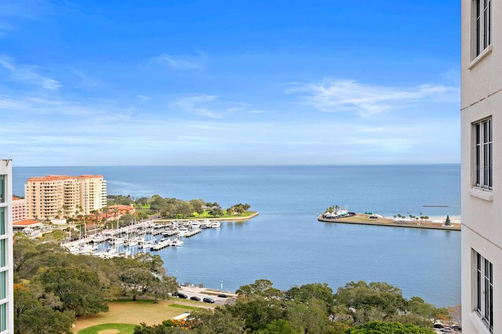 300 BEACH DRIVE NE UNIT 1901 ST PETERSBURG, FL 33701