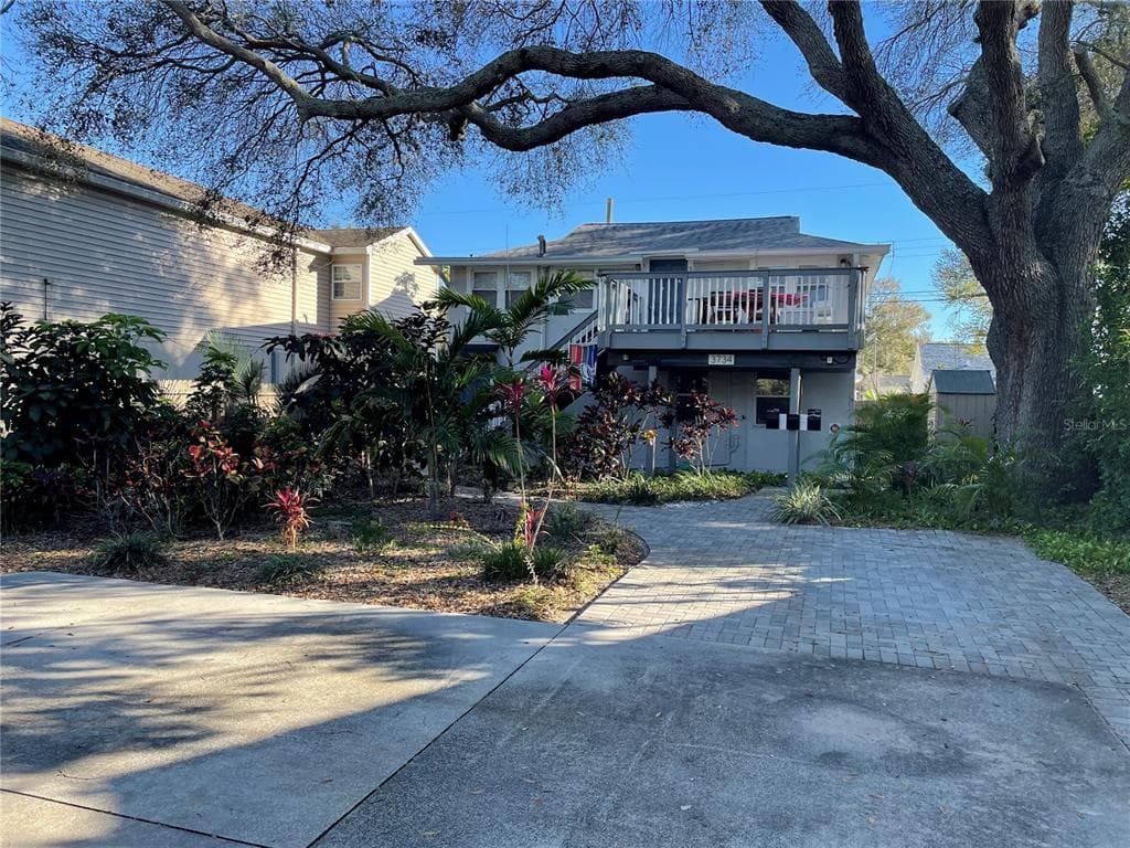 3734 BURLINGTON AVENUE N UNIT 1 ST PETERSBURG, FL 33713