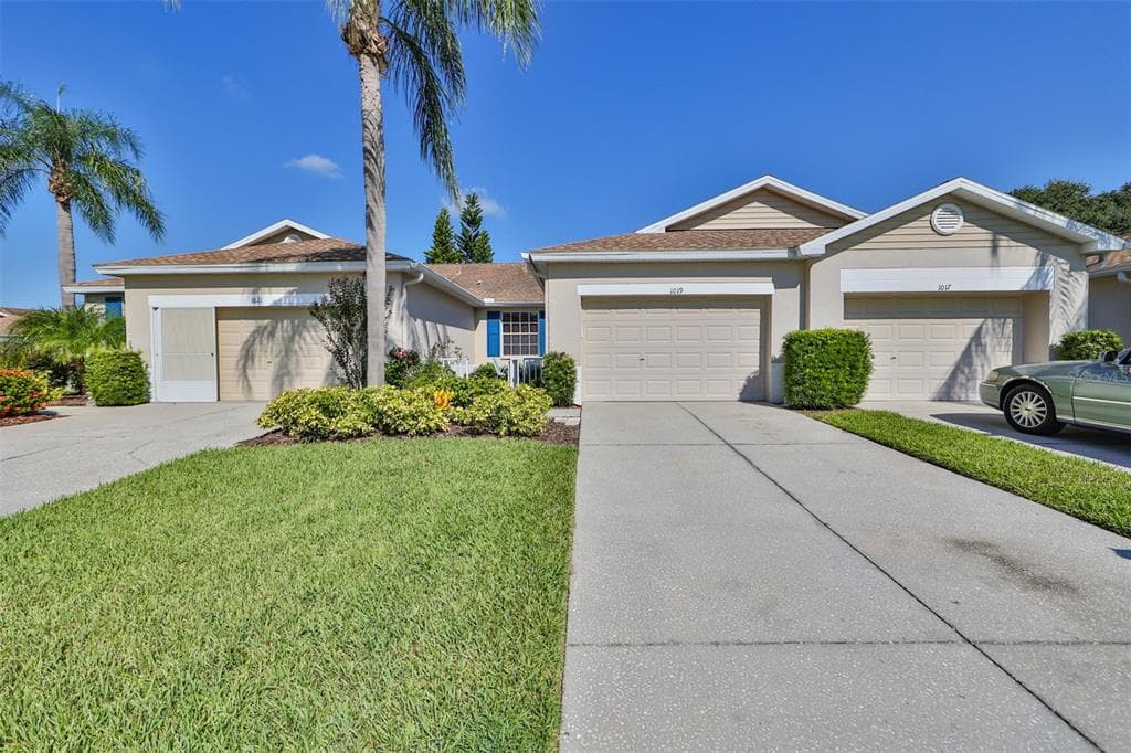 1019 RADISON LAKE COURT UNIT 67 SUN CITY CENTER, FL 33573