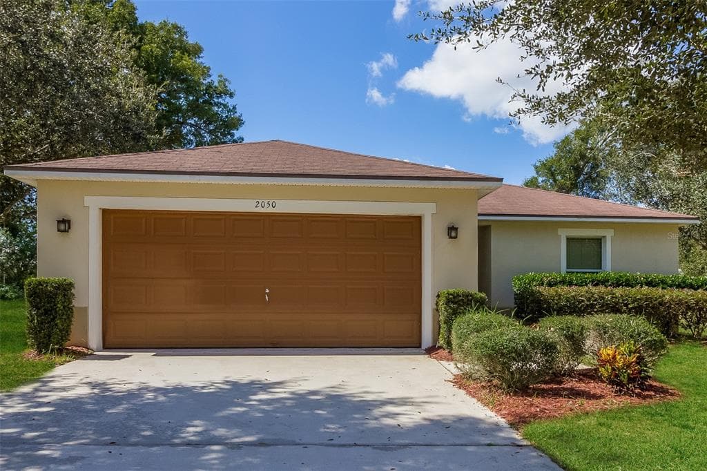 2050 WAVY LEAF COURT APOPKA, FL 32712
