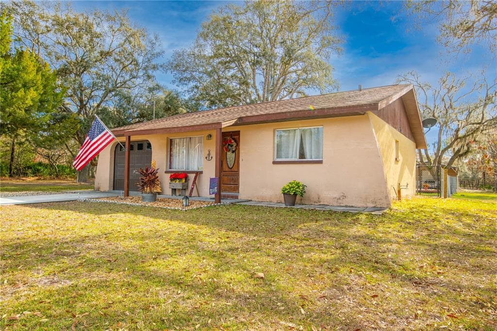 10200 ZEBRAFINCH AVENUE WEEKI WACHEE, FL 34614
