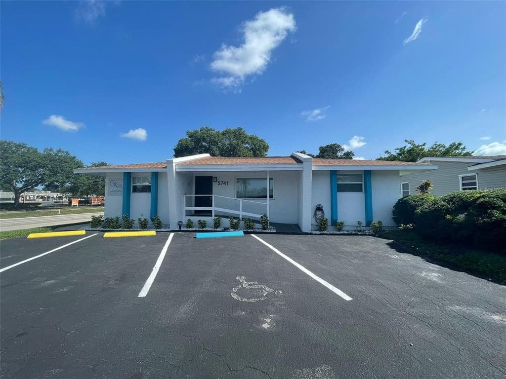 5741 9TH AVENUE N ST PETERSBURG, FL 33710