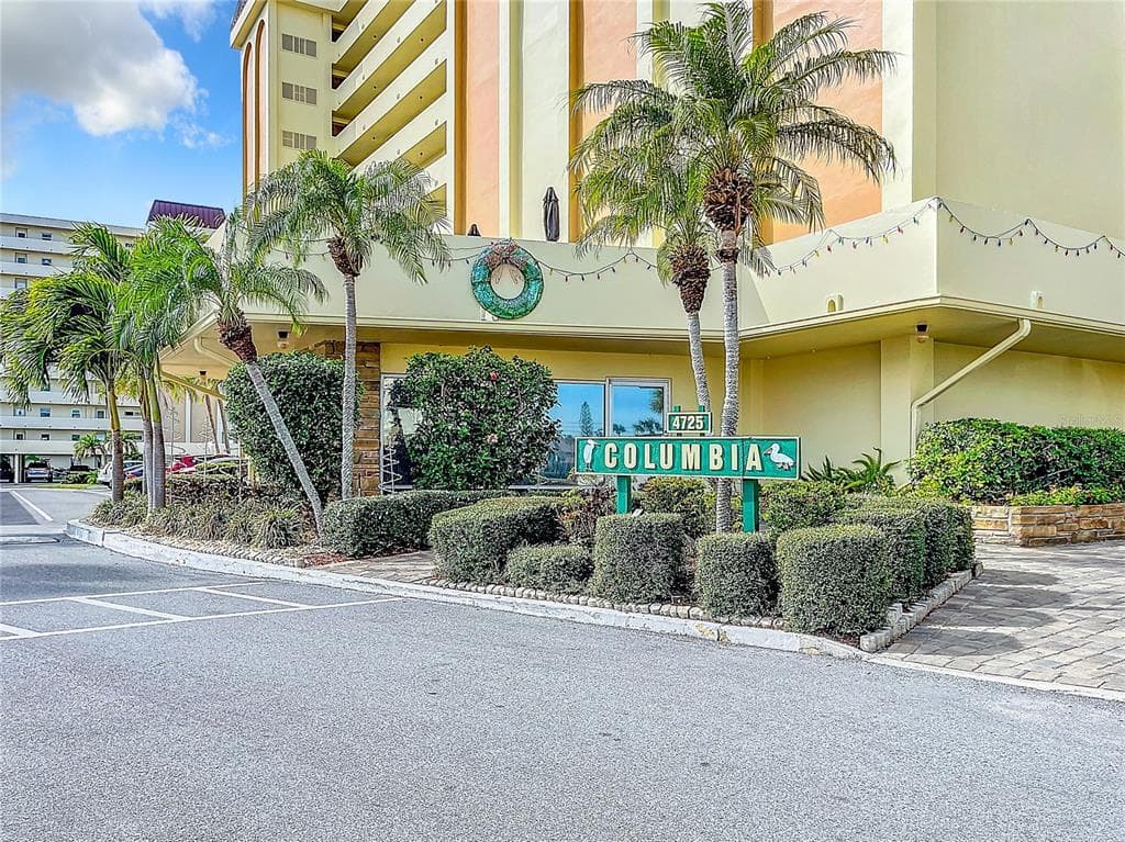 4725 COVE CIRCLE UNIT 905 ST PETERSBURG, FL 33708