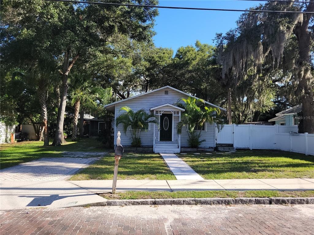 420 5TH STREET N SAFETY HARBOR, FL 34695