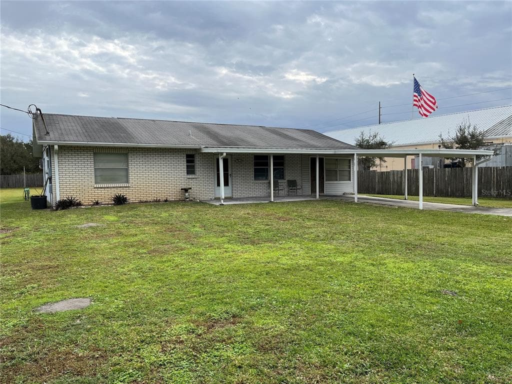 9215 MCINTOSH ROAD DOVER, FL 33527