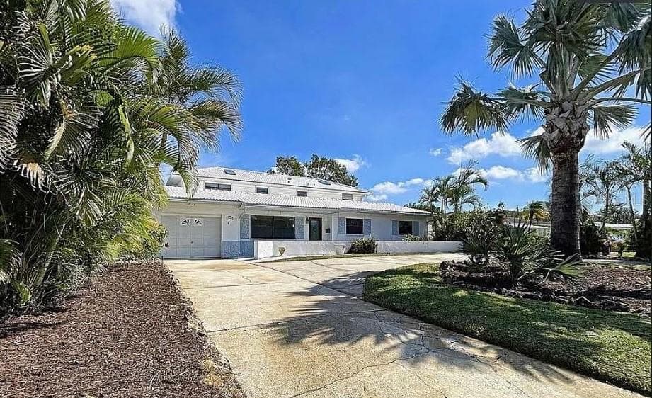 2945 68TH STREET N ST PETERSBURG, FL 33710