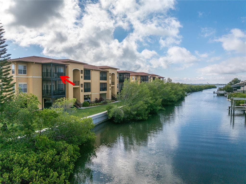 4318 BAYSIDE VILLAGE DRIVE UNIT 303 TAMPA, FL 33615