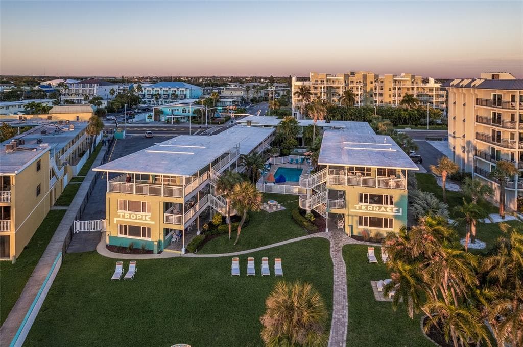 11730 GULF BOULEVARD UNIT 44 TREASURE ISLAND, FL 33706