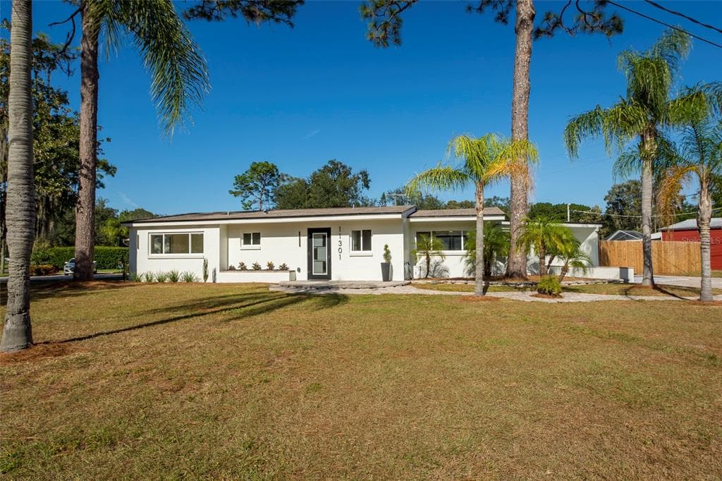 11301 N ROME AVENUE TAMPA, FL 33612