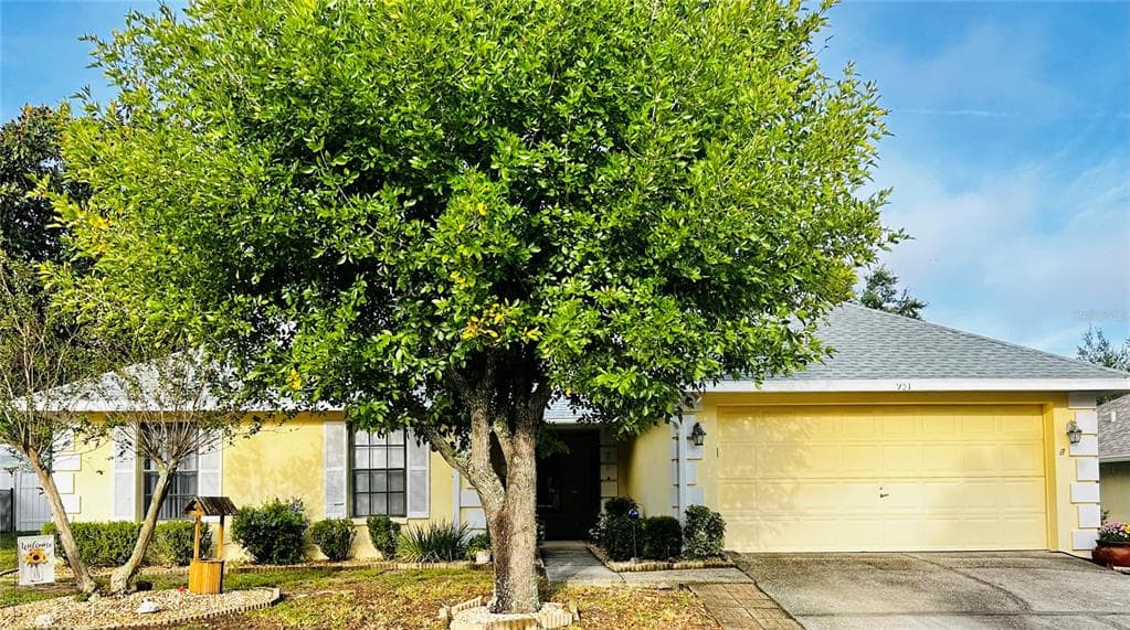 951 SANDYWOOD DRIVE