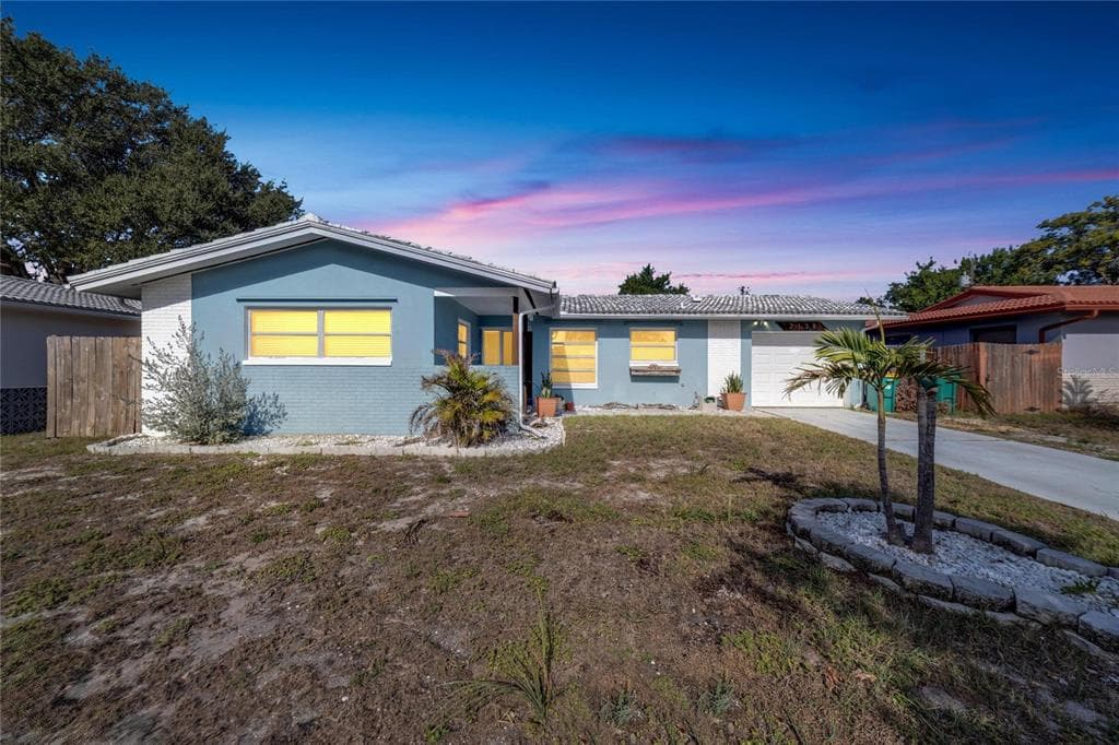 2138 TIMBER LANE CLEARWATER, FL 33763