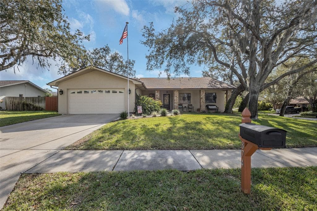 874 PINEWOOD TERRACE W PALM HARBOR, FL 34683
