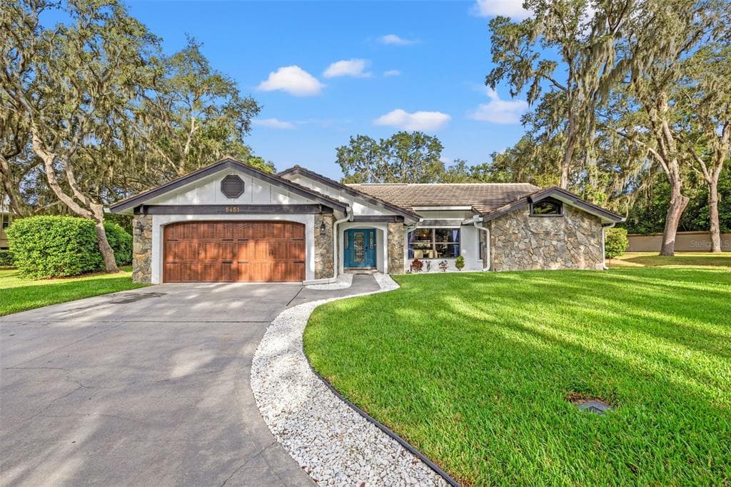 5451 PINE BARK LANE WESLEY CHAPEL, FL 33543