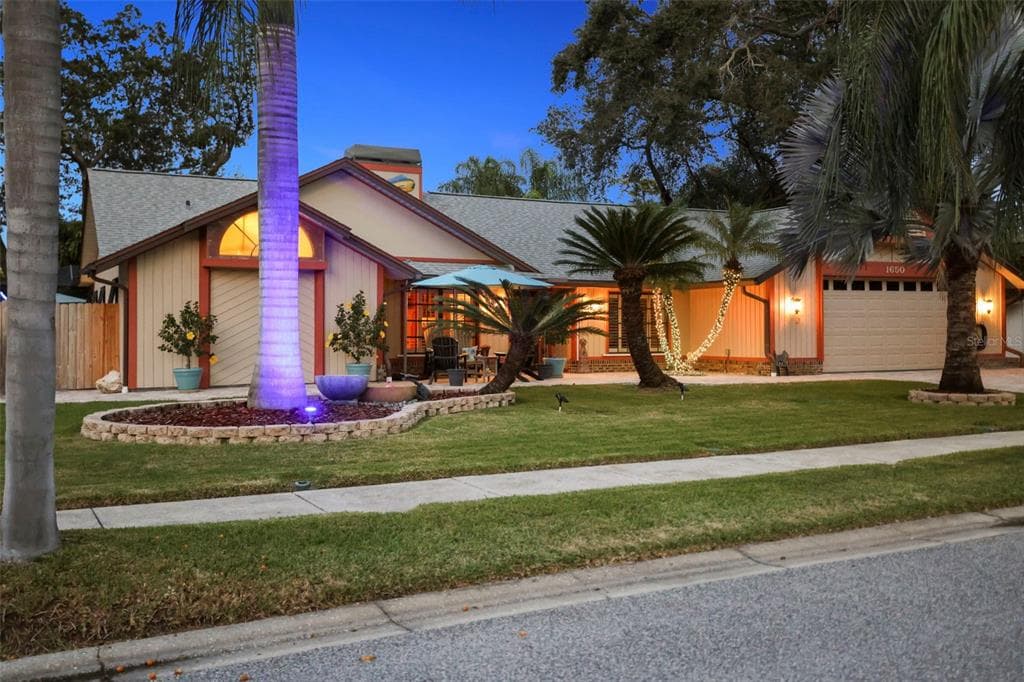 1650 COUNTRY LANE