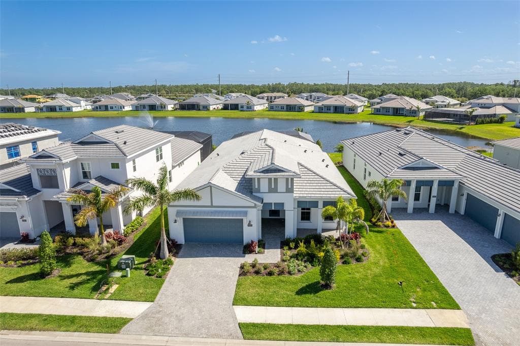 8063 REDONDA LOOP LAKEWOOD RANCH, FL 34202