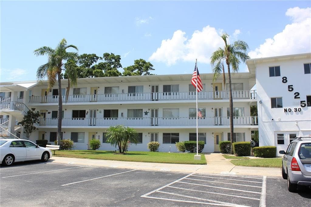8525 111TH STREET UNIT 207 SEMINOLE, FL 33772