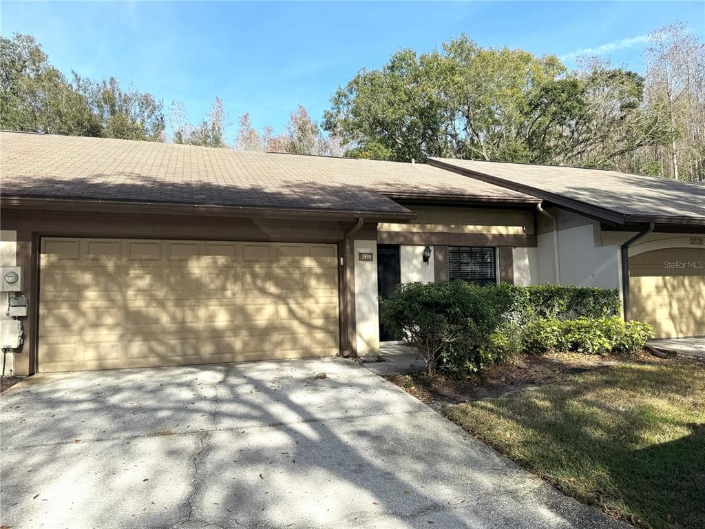 3939 SHORESIDE CIRCLE TAMPA, FL 33624