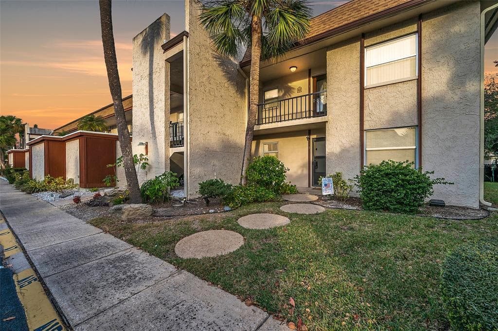 2750 E BAY DRIVE UNIT 7A LARGO, FL 33771