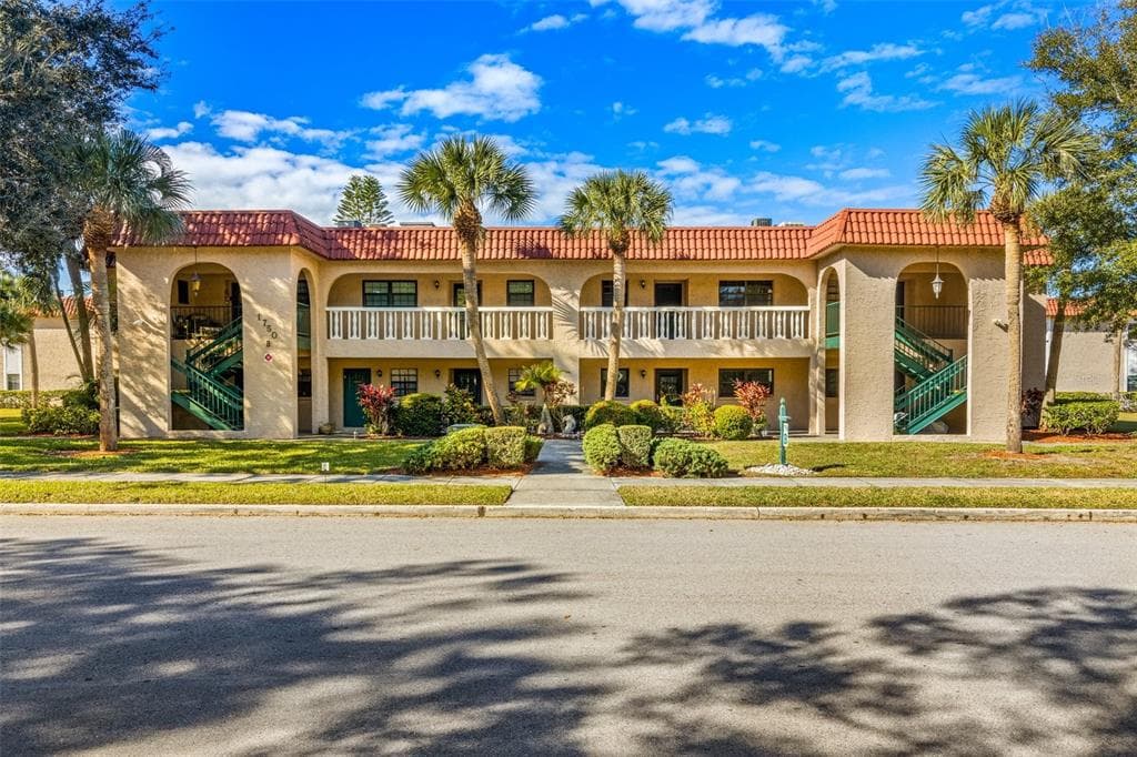 1750 BELLEAIR FOREST DRIVE UNIT B2 BELLEAIR, FL 33756
