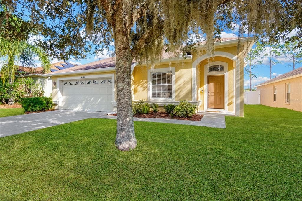 4042 LANGDRUM DRIVE WESLEY CHAPEL, FL 33543