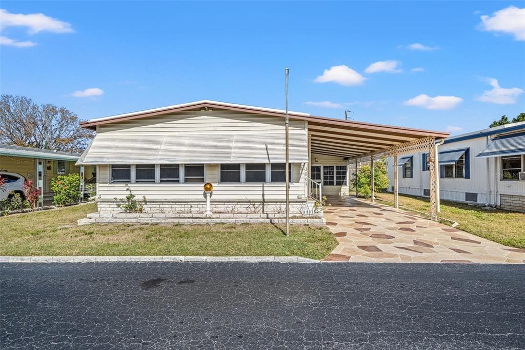 3807 LOMI LOMI DRIVE HOLIDAY, FL 34691