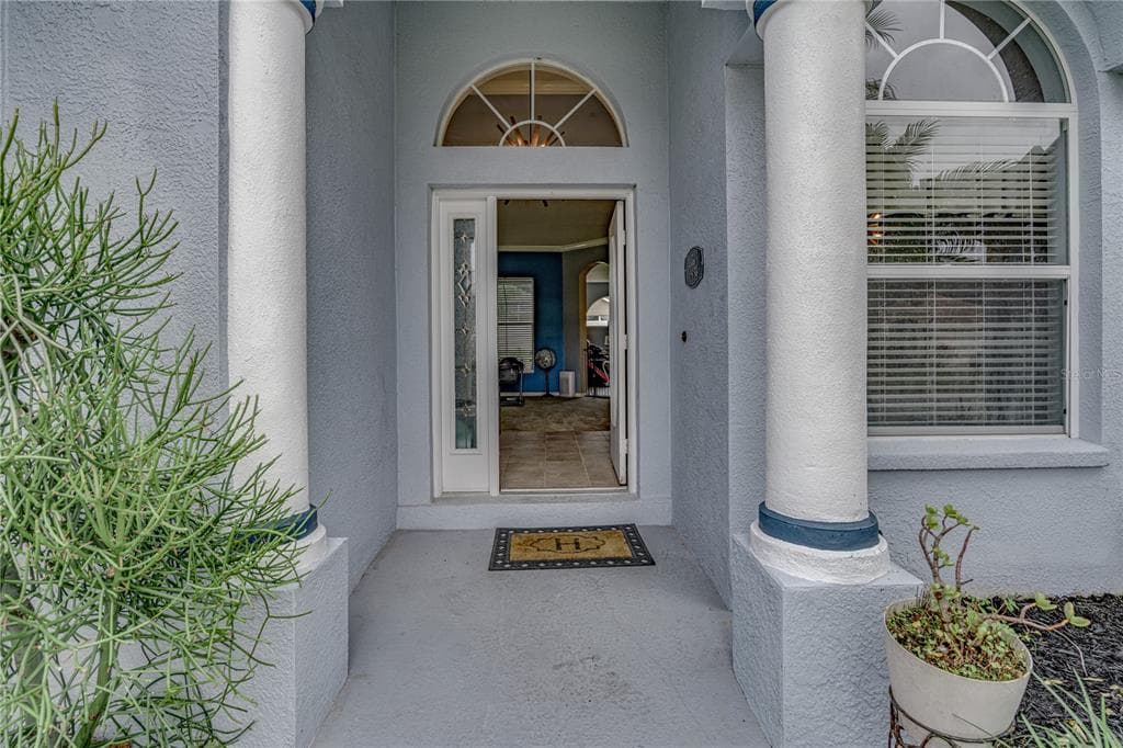 5124 COOPERS HAWK COURT VALRICO, FL 33596