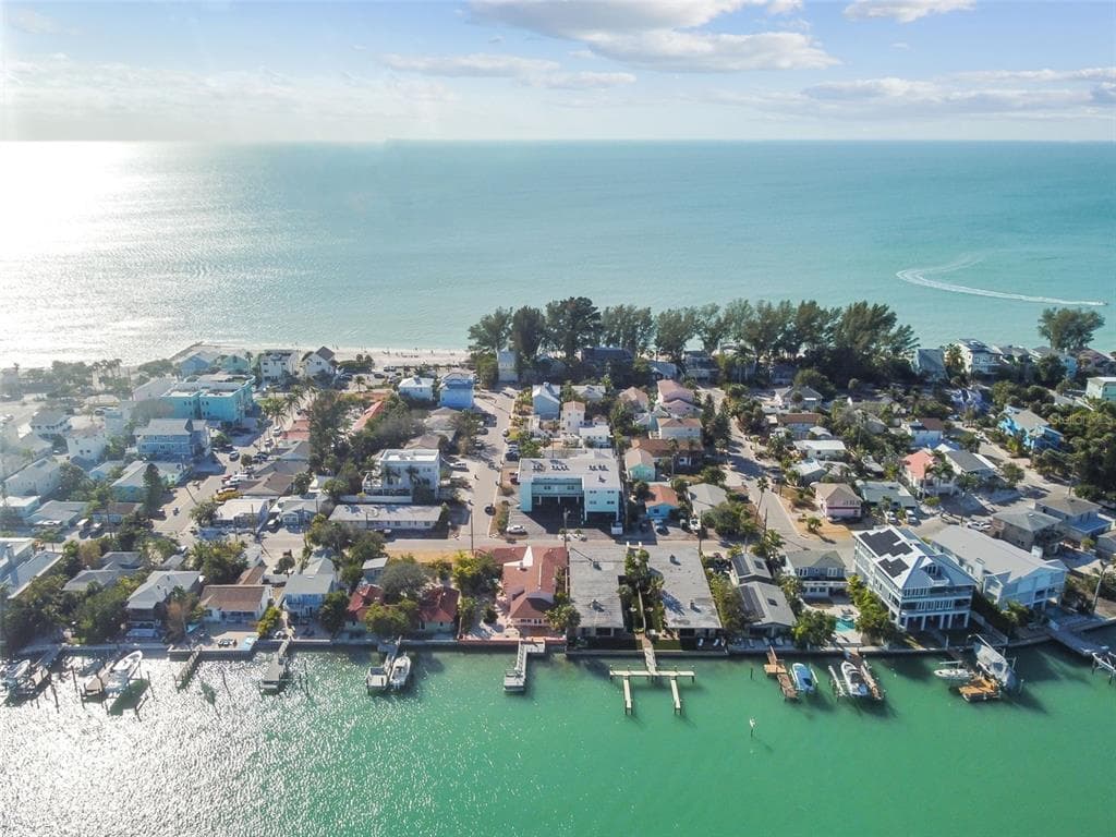 8200 BAYSHORE DRIVE UNIT 8 TREASURE ISLAND, FL 33706